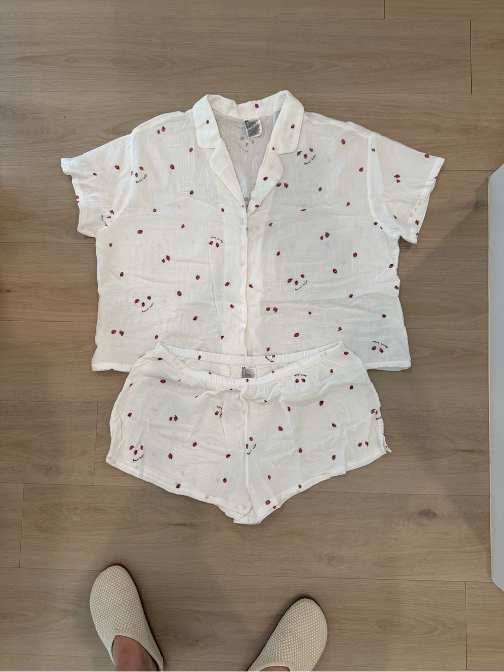 H&M White Short-Sleeve strawberry Print Pajama Set XL
